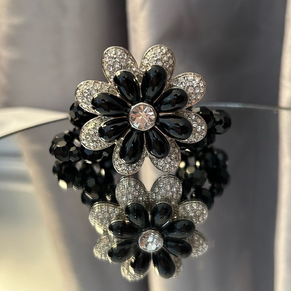 Rhinestone Bracelet in Black in Silver on Stretchy Band - Picture 14 of 14